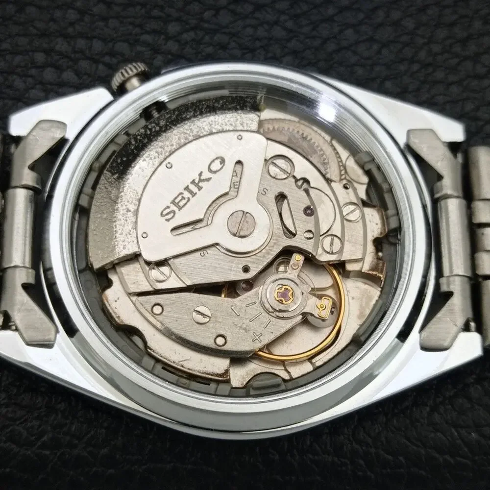 Vintage 1972 Seiko Automatic Mens Silver Watch W/daydate & Silver Accents